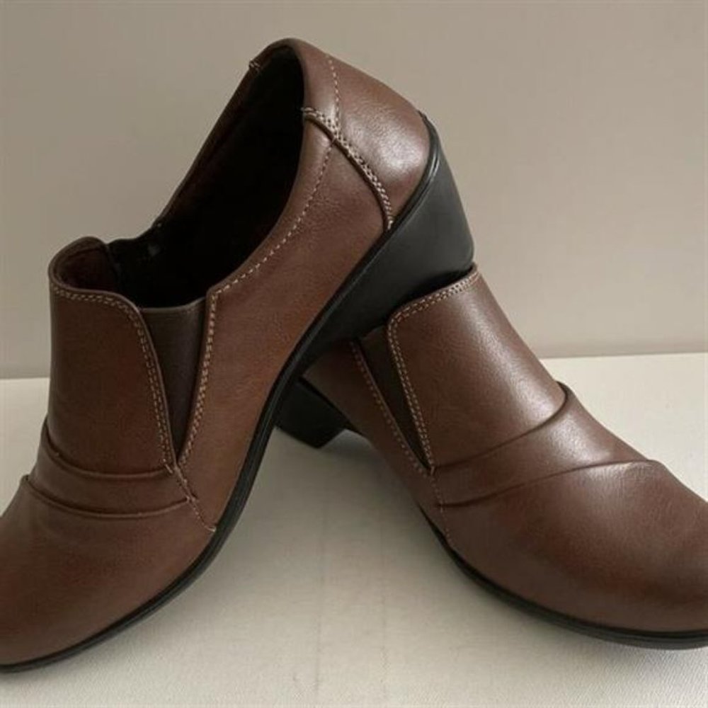 Air Flex Women’s Brown Slip-ons with Heels Size  9.5W